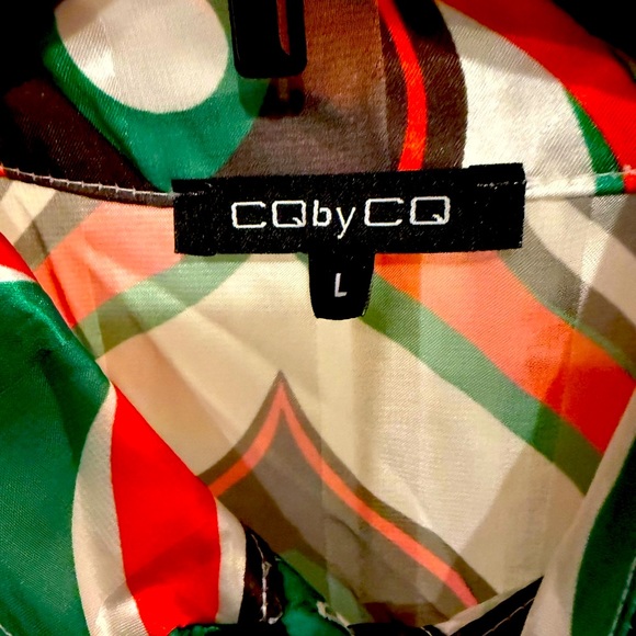 Red and Black Graphic Blouse with Flutter Sleeves - Picture 11 of 12